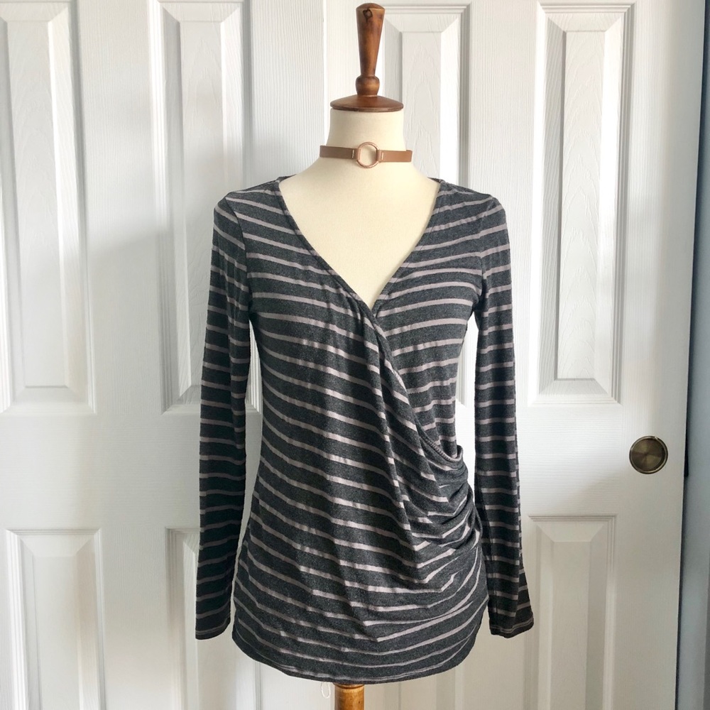 A pea in the pod Maternity &Nursing Top